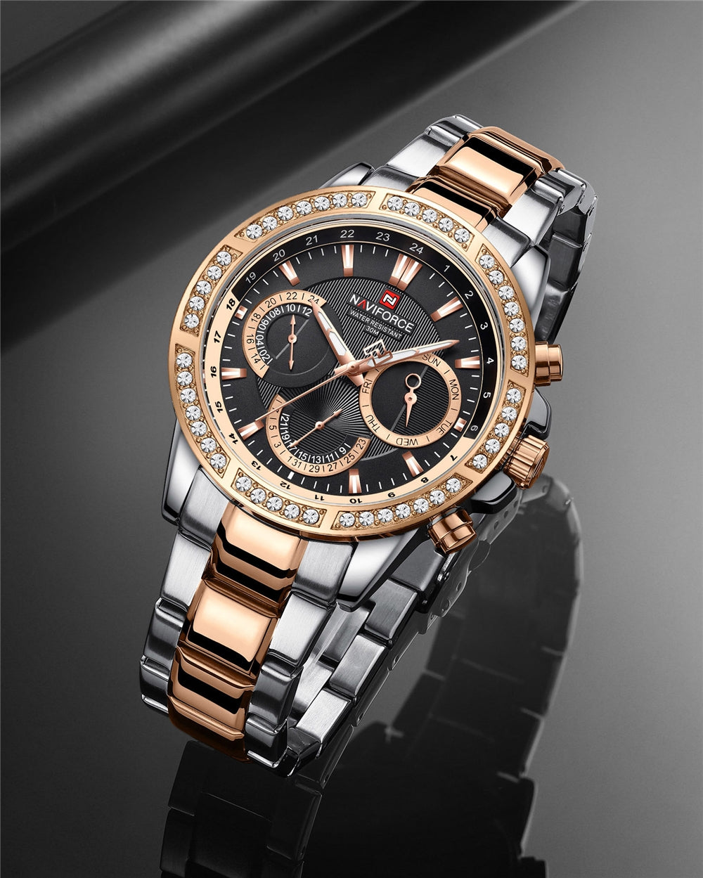 NAVIFORCE 9196D Men’s Stainless Steel Water Resistant Quartz Watch