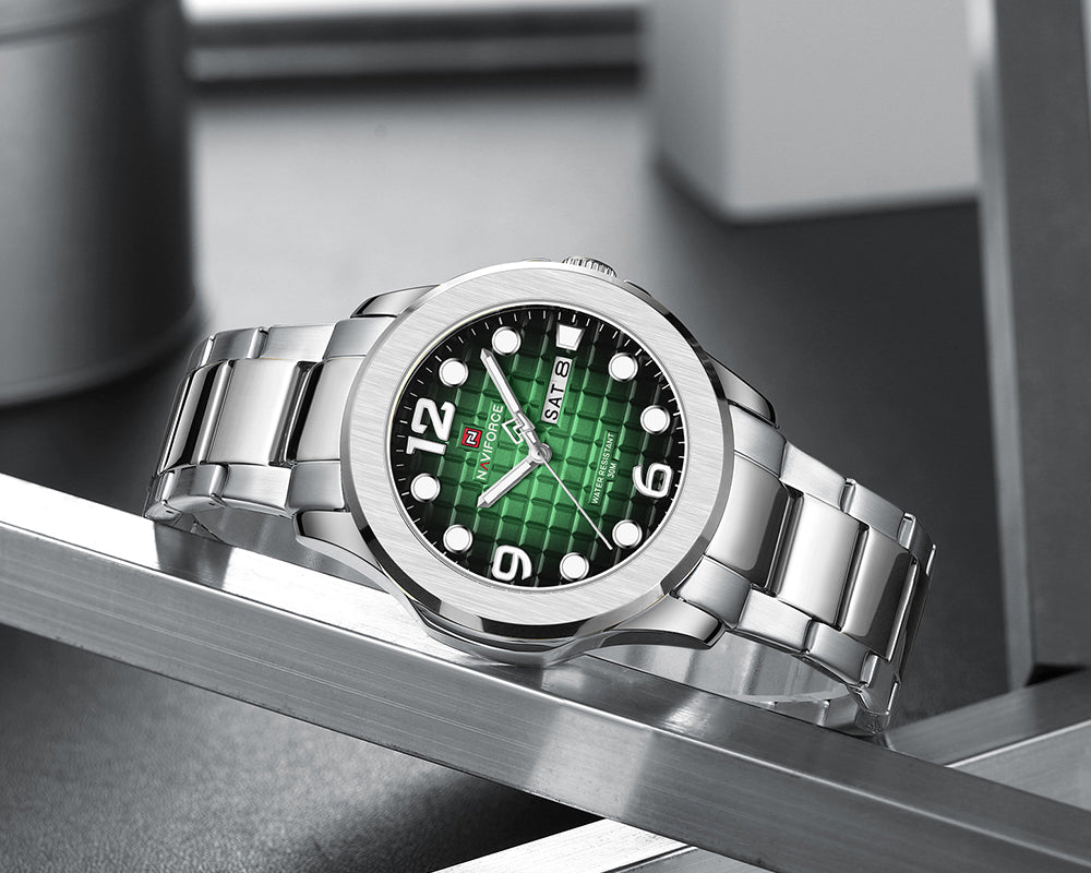 NAVIFORCE NF9244 Men’s Round Classic Watch, Japanese Quartz Calendar Watch, Stainless Steel, Luminous Water Resistant Design