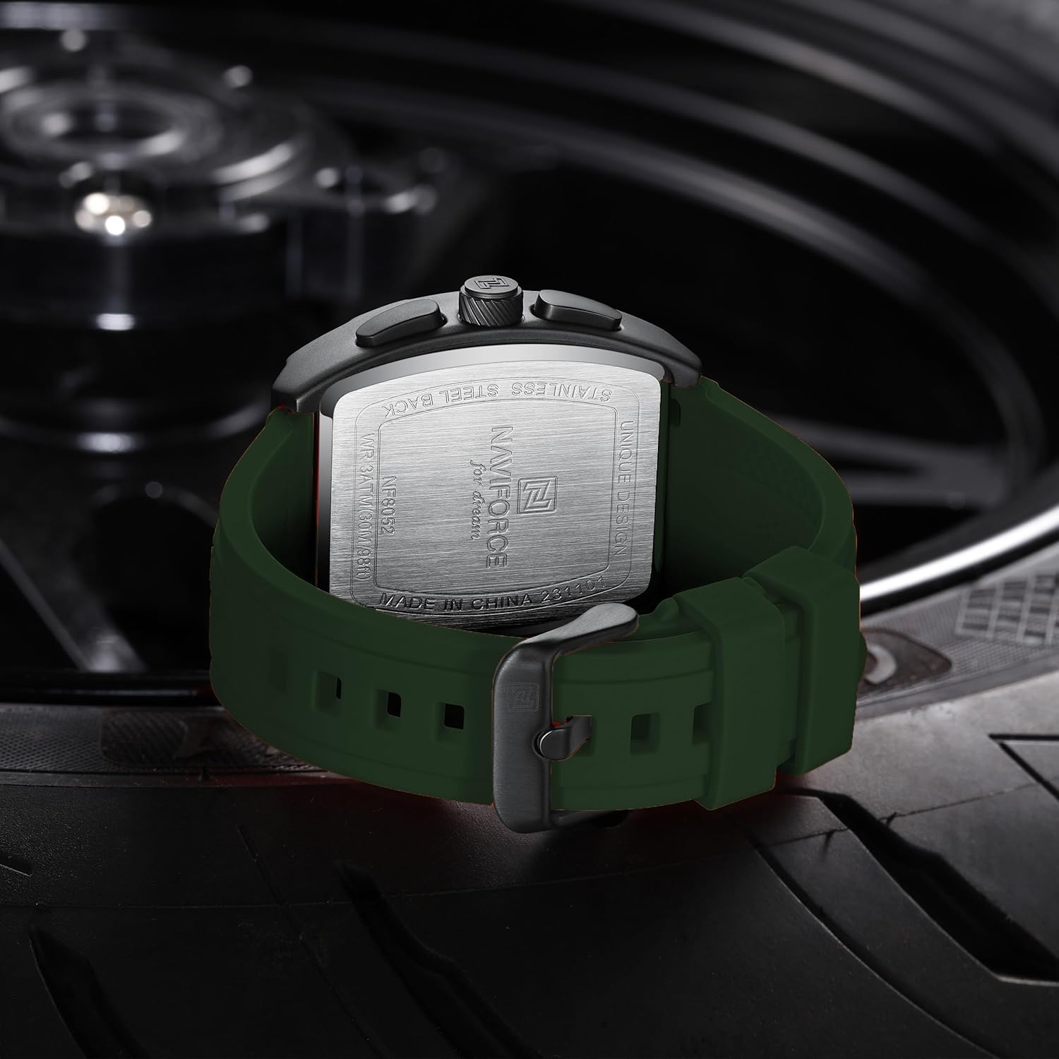 NAVIFORCE NF8052 Green Black watch back view NAVIFORCE NF8052 Green Black watch back view
